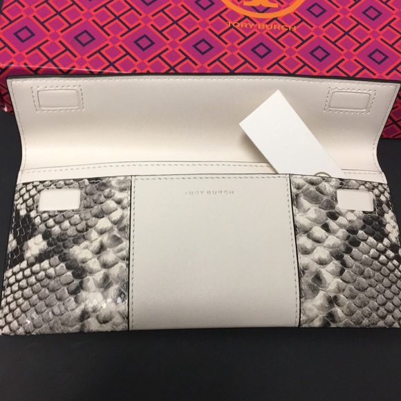 ❌SOLD❌NWT TORY BURCH LEATHER BLOCK T TRAVEL WALLET - Picture 7 of 7